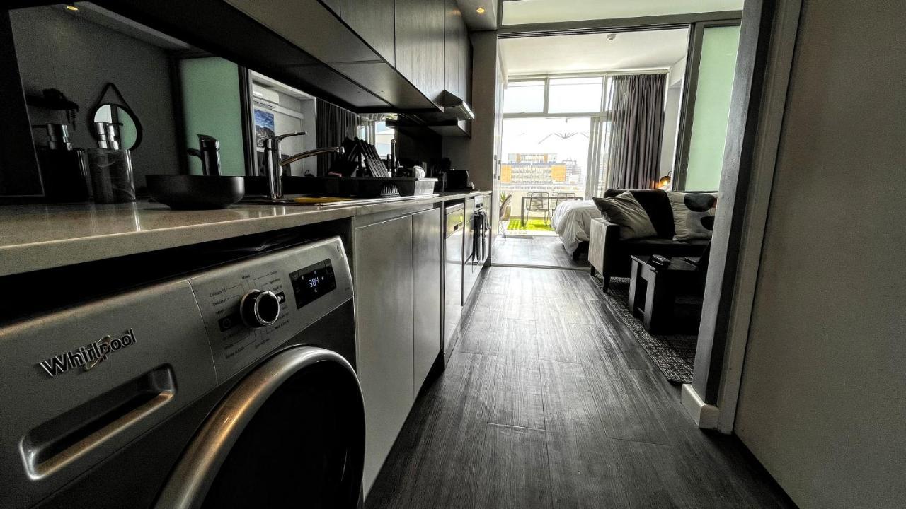 Modern Luxury Studio With Breathtaking City Views - No Load Shedding Cape Town Exterior photo